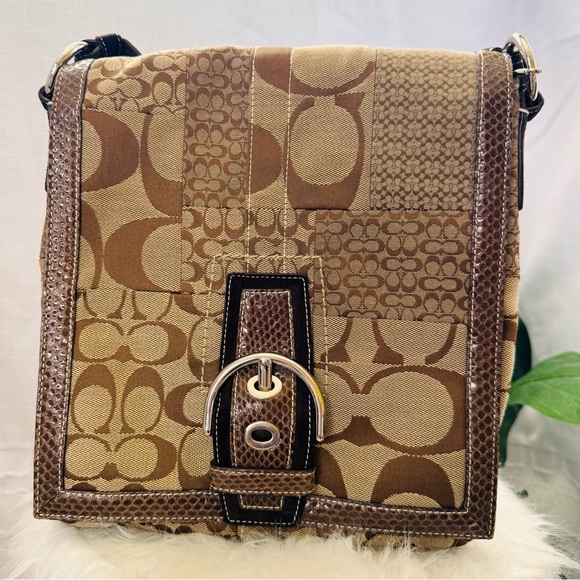 Coach Handbags - Coach Vintage Soho crosssbody - RARE ! EUC ! Like new
